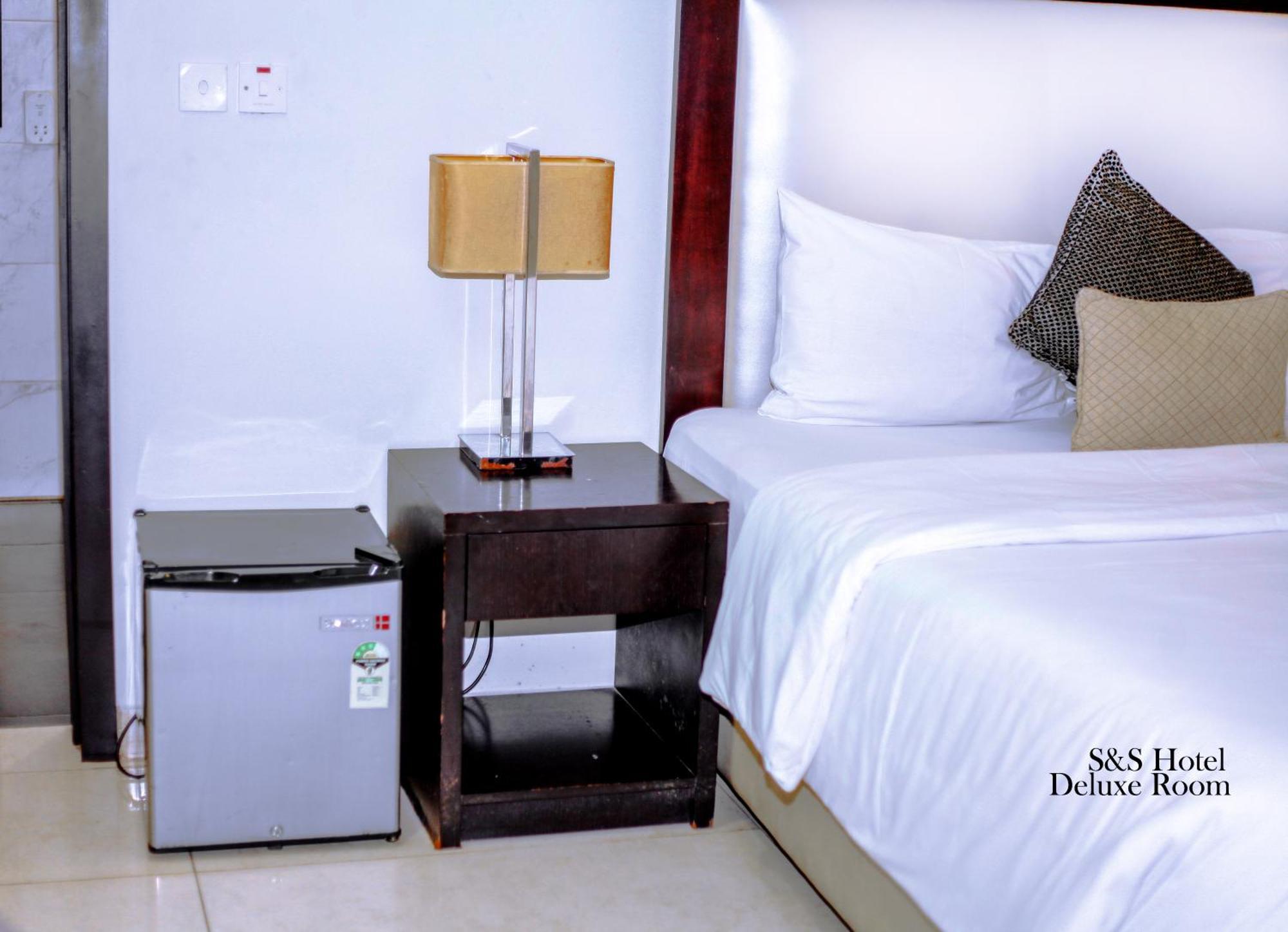 S & S Hotel & Suites Lagos Eksteriør bilde