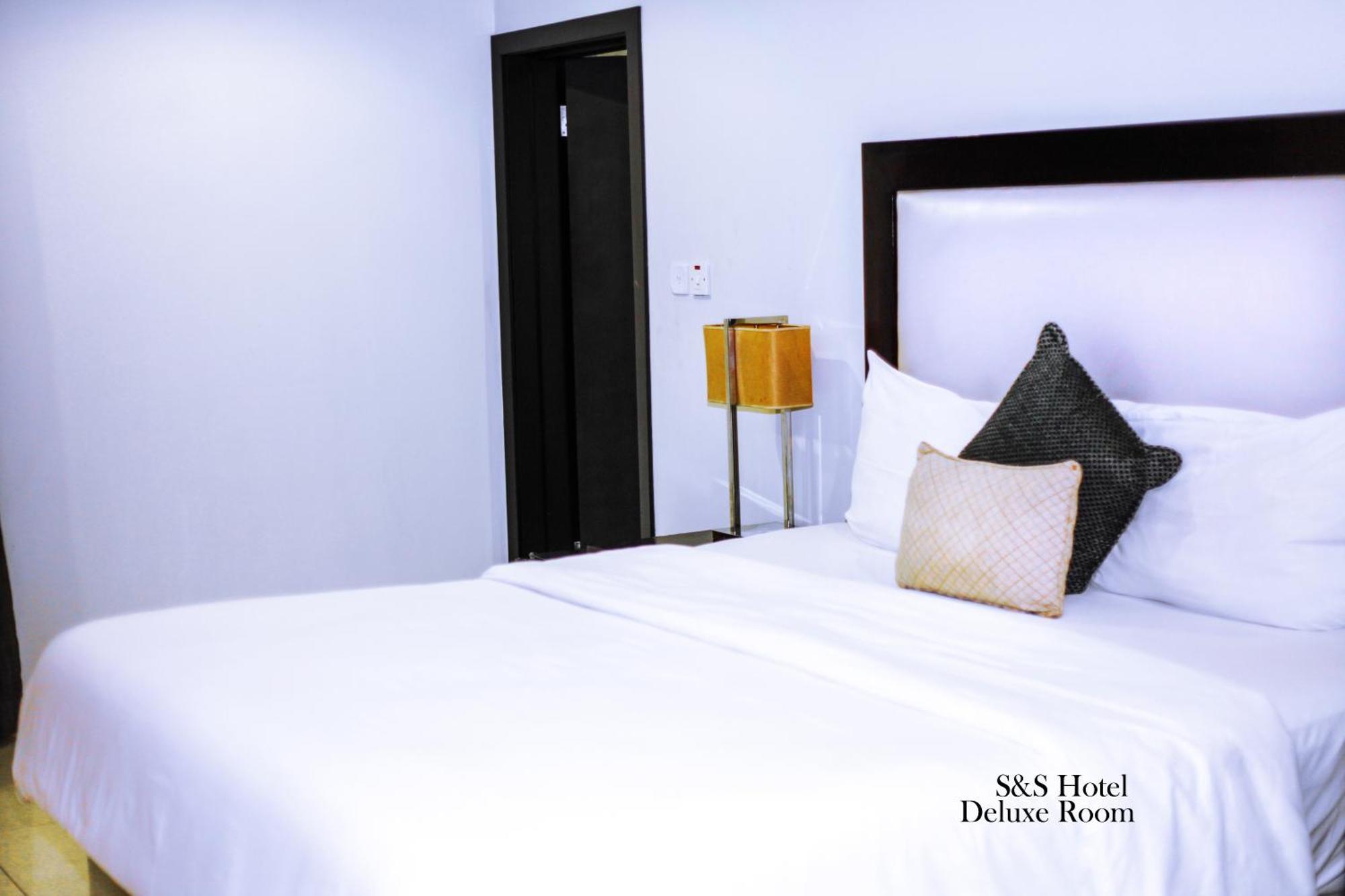 S & S Hotel & Suites Lagos Eksteriør bilde
