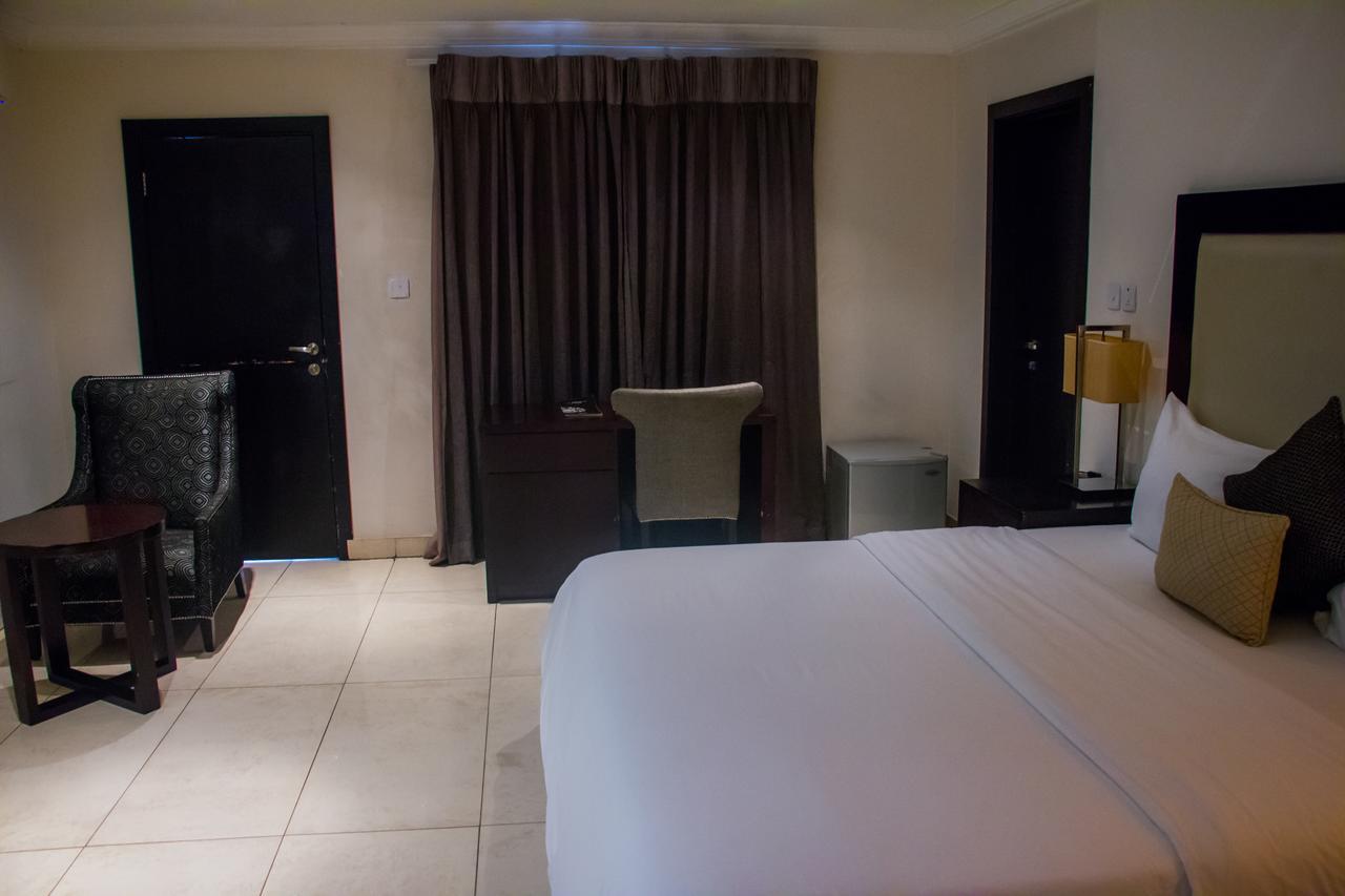 S & S Hotel & Suites Lagos Eksteriør bilde