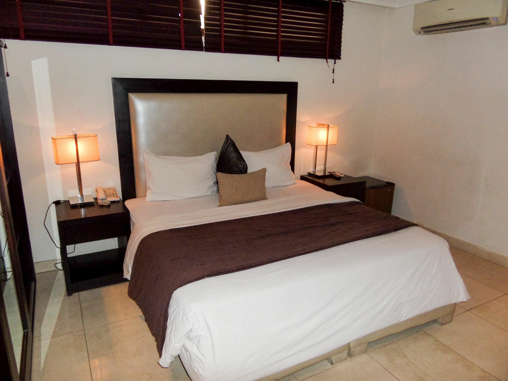 S & S Hotel & Suites Lagos Eksteriør bilde