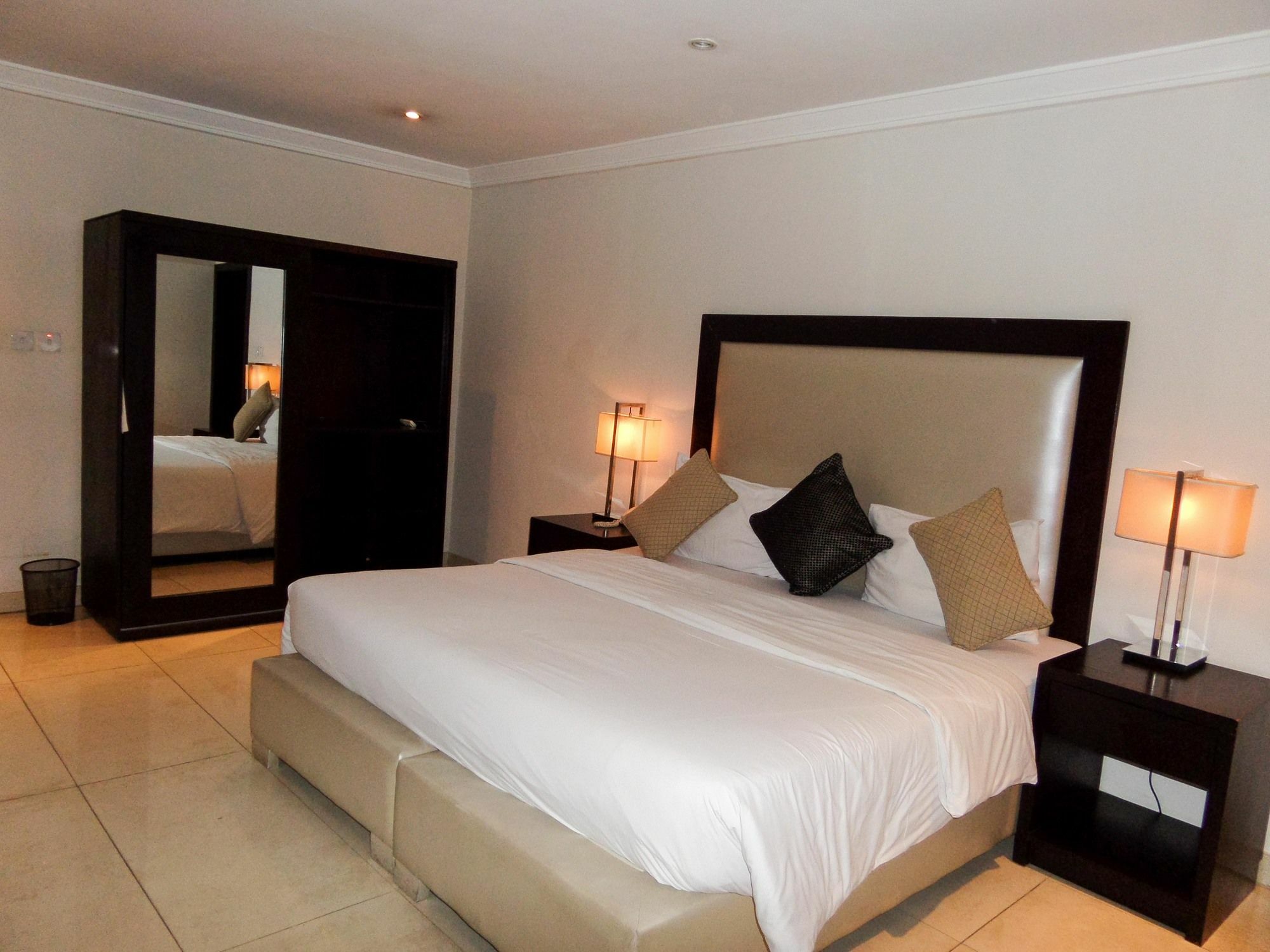 S & S Hotel & Suites Lagos Eksteriør bilde