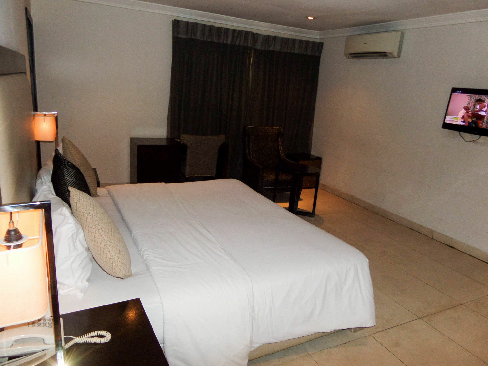 S & S Hotel & Suites Lagos Eksteriør bilde