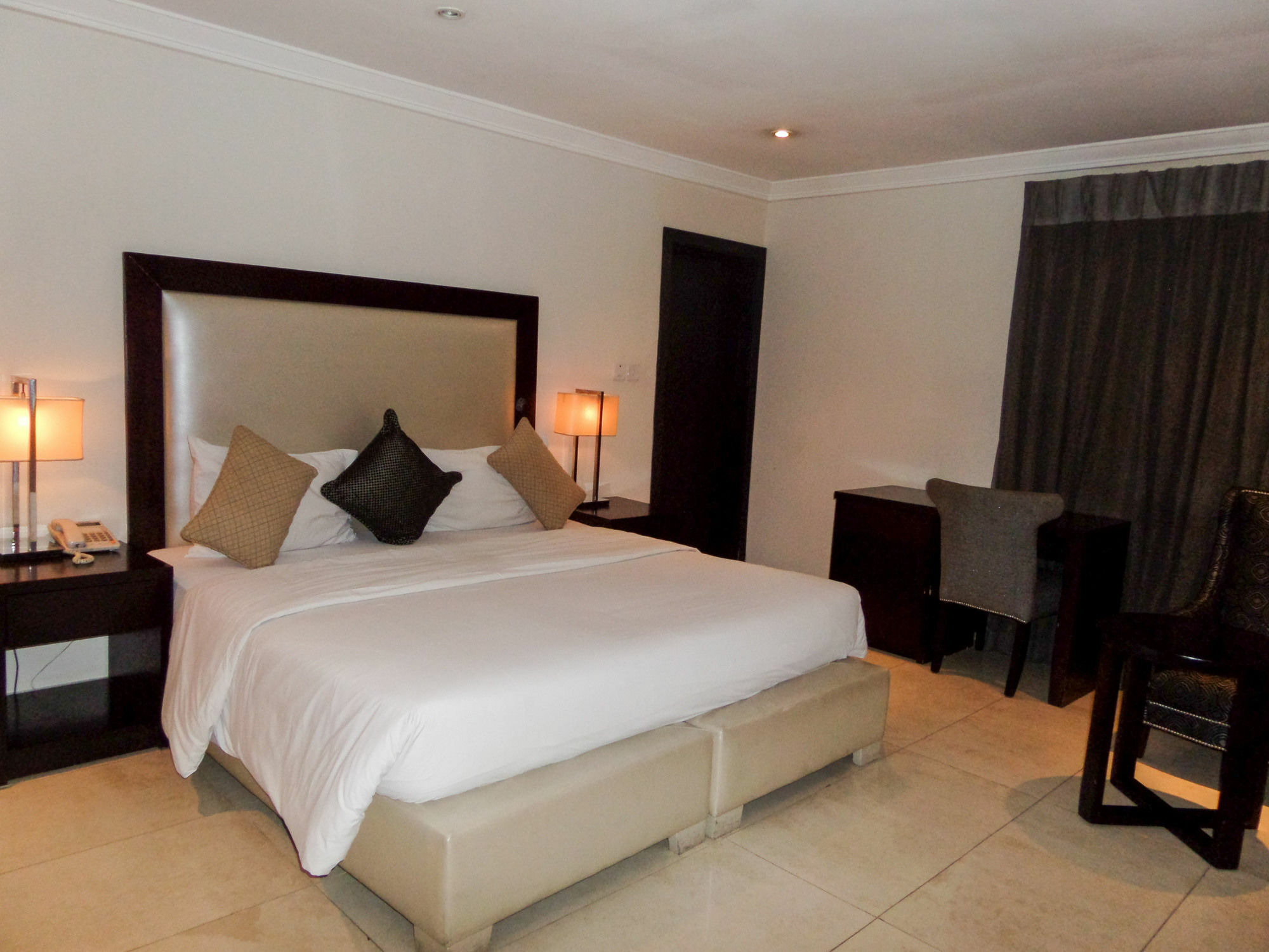 S & S Hotel & Suites Lagos Eksteriør bilde